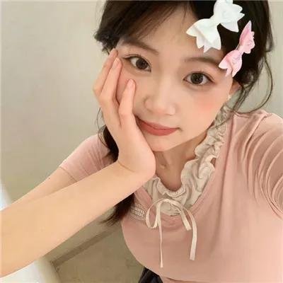 红衣小女孩